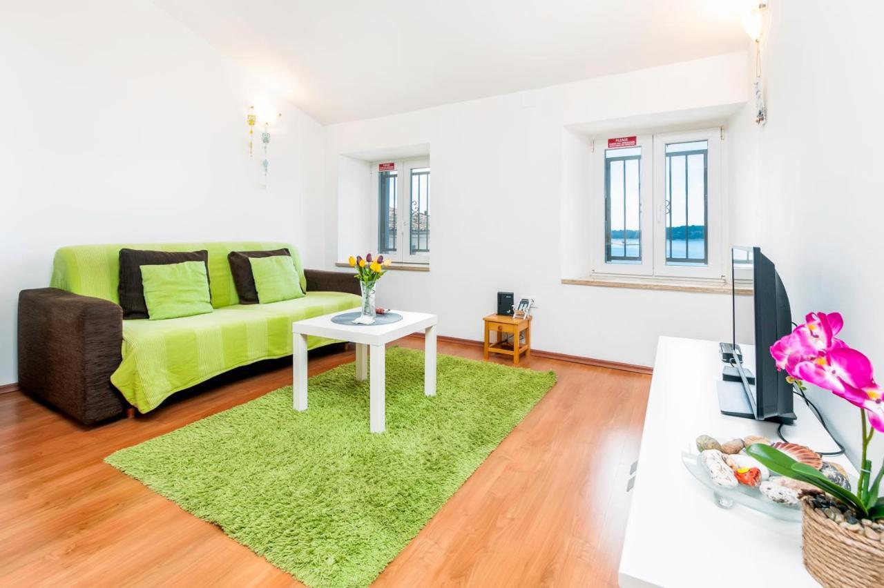 Sea View Apartment 로비니 외부 사진